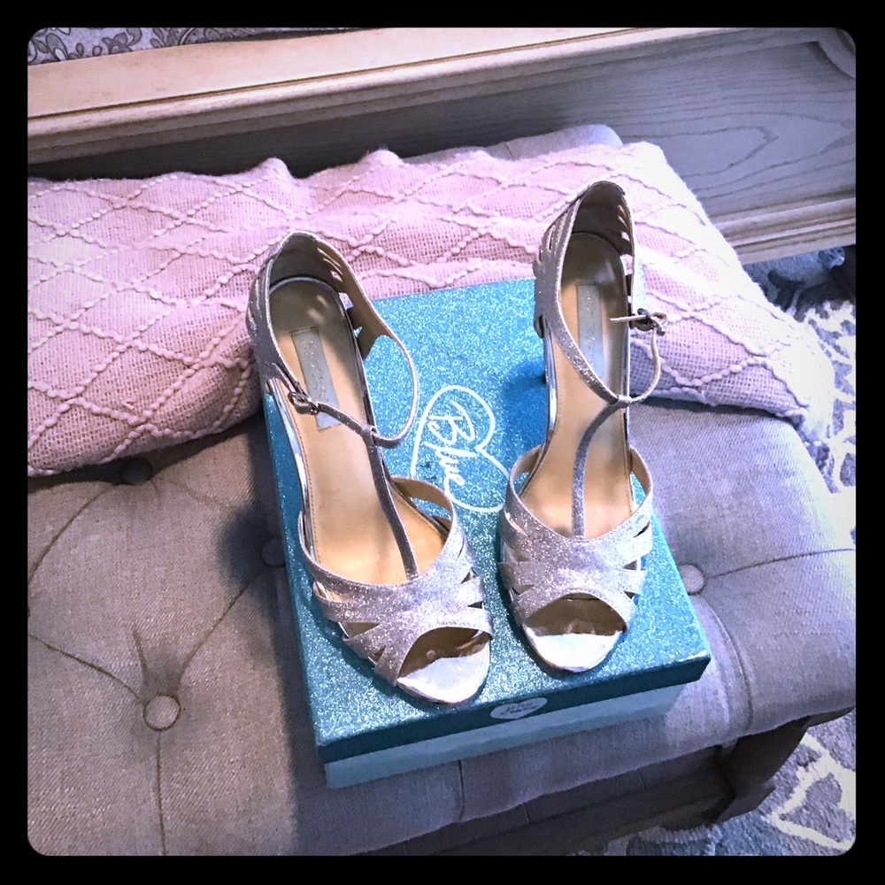 Betsy Johnson silver dress heel. Lots of Sparkle.